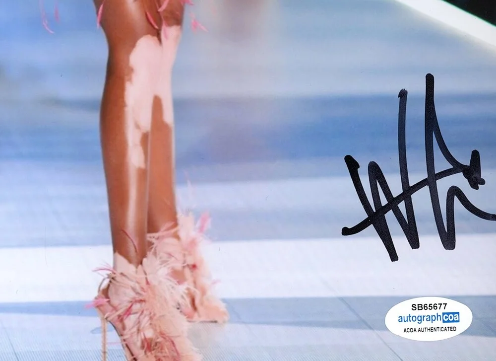 WINNIE HARLOW — Winnie Harlow signed 8x10 Photo "VICTORIA'S SECRET FASHION SHOW" i Sexy ACOA COA, изображение 4