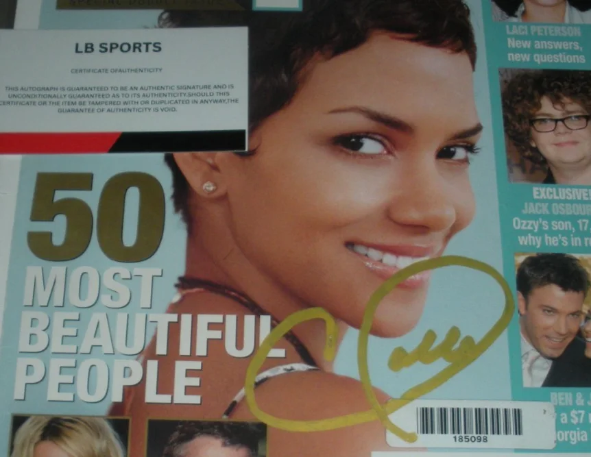 HALLE BERRY CATWOMAN,JAMES BOND ACTRESS RARE W/COA SIGNED PEOPLE MAGAZINE COVER, изображение 2