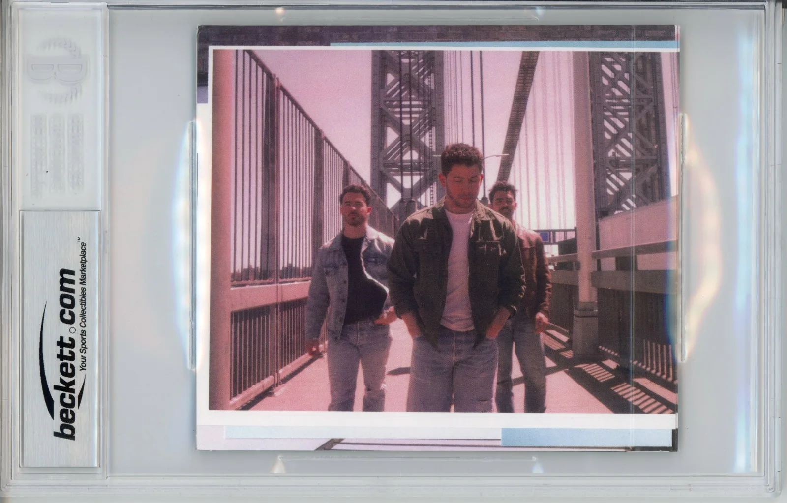 SIGNED The Jonas Brothers Greetings From Your Hometown CD Cover BAS Beckett COA, изображение 2