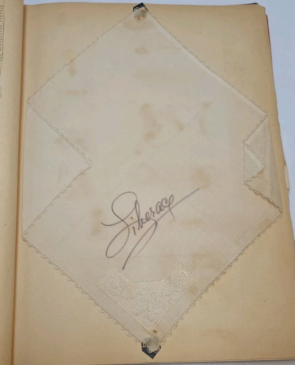 Liberace signed Lot Scrapbook collection Rare Photos Cloth Napkin Piano Sketch, изображение 3