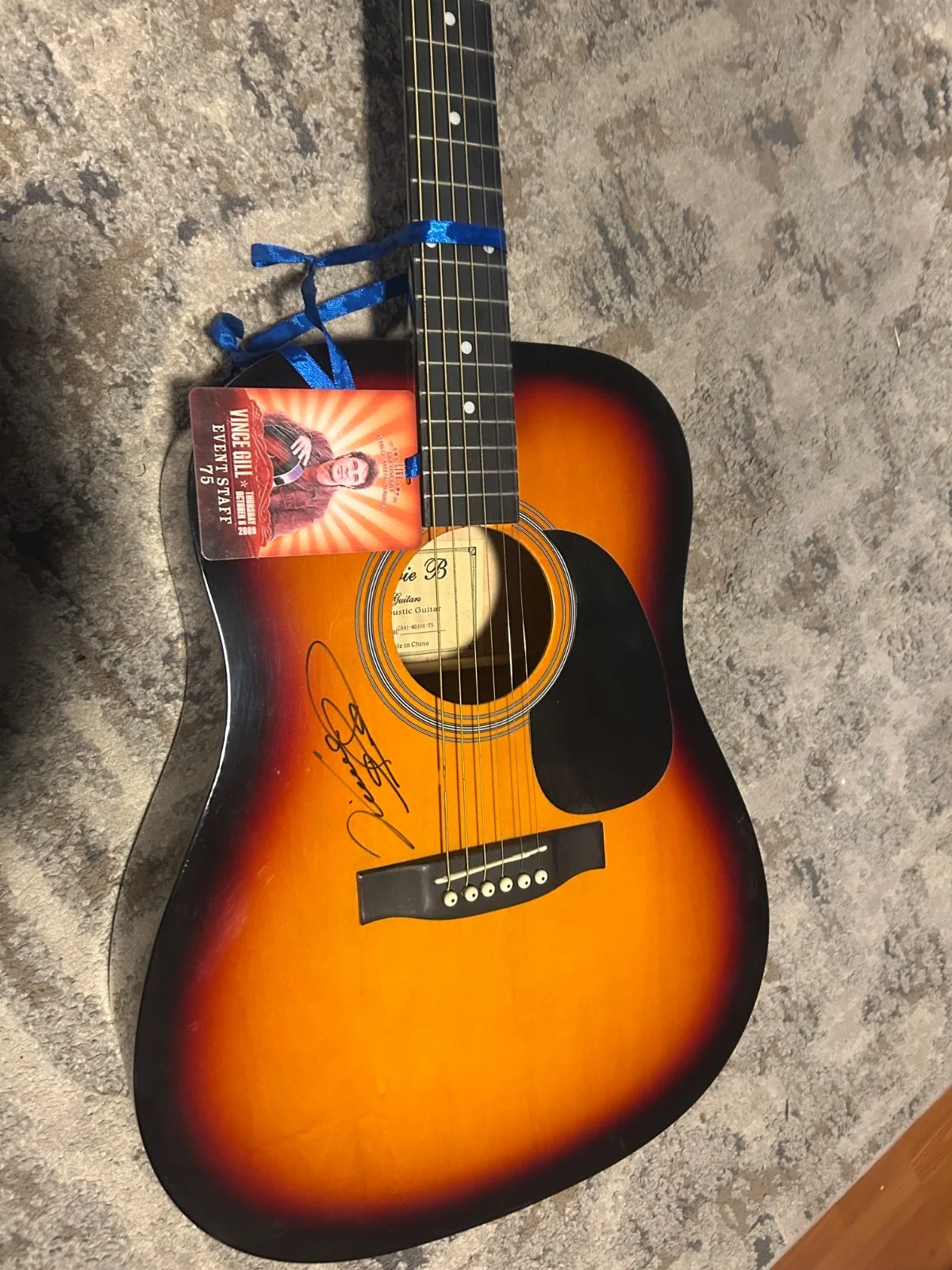 Vince Gill Signed Autograph Full Size Acoustic Guitar The Eagles Beckett COA, изображение 2