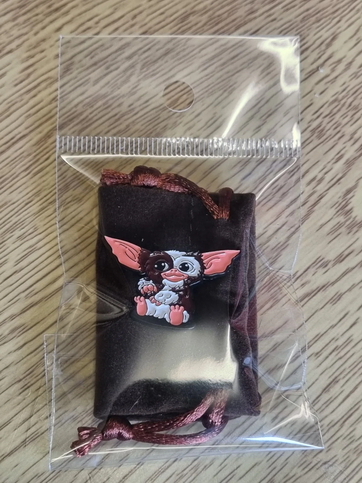 Gizmo Gremlins 80s Film Nostalgia Retro Style Metal Enamel Pin Badge, изображение 3