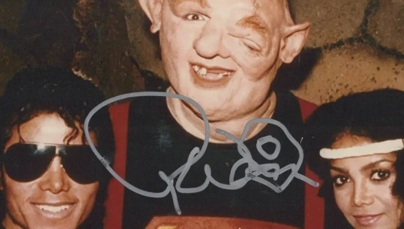 Randell widner — "The Goonies" - RANDELL WIDNER as stunt 'Sloth' - Signed 8x10 Photo w/COA., изображение 2