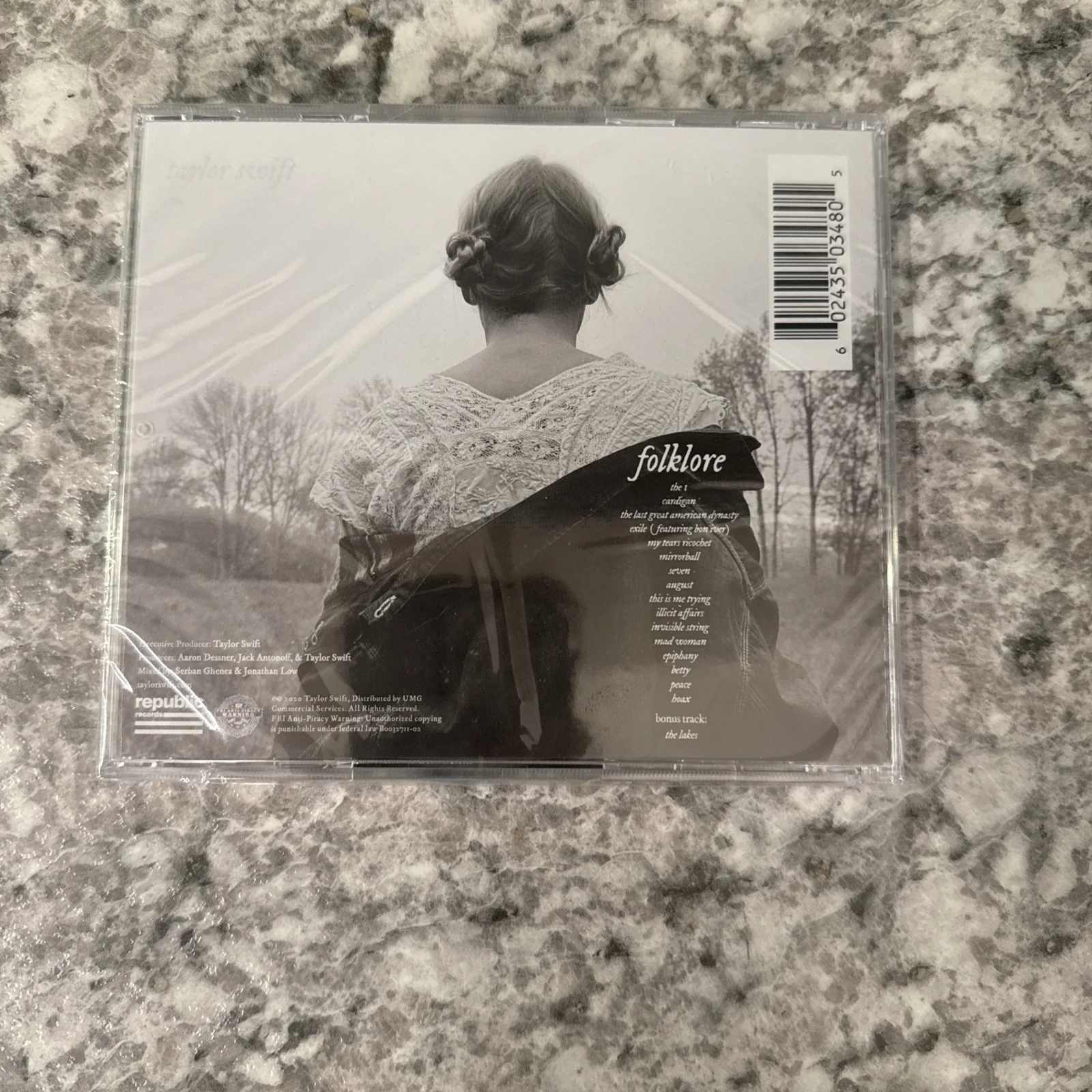 RARE Taylor Swift signed Folklore CD With HEART - Sealed, image 5