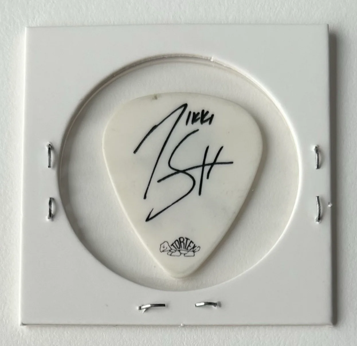 Mötley Crüe - Nikki Sixx Signature Tour Guitar Pick - 2006 - Voodoo Doll, изображение 2
