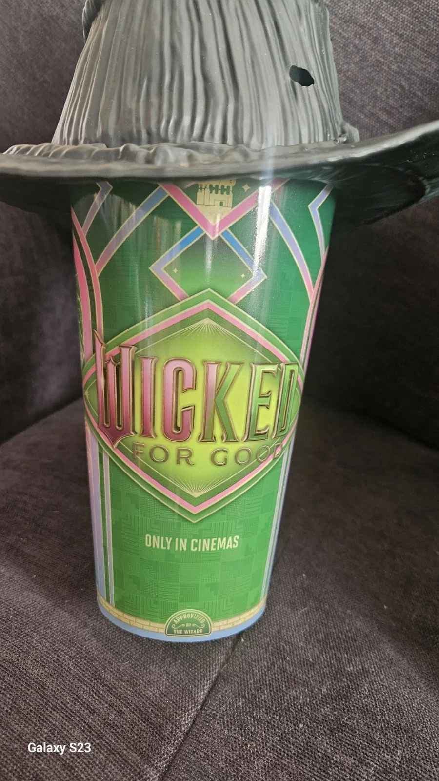 Wicked Cinema Drink Cup w Elphaba Hat Topper Lid (32oz) NEW Cineworld Exclusive, изображение 2