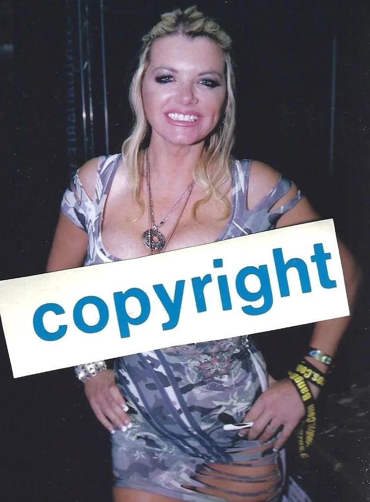 VICKY VETTE — VICKY VETTE-"Busty Babe"-Authentic Autographed Photo #4 w/proof, image 2