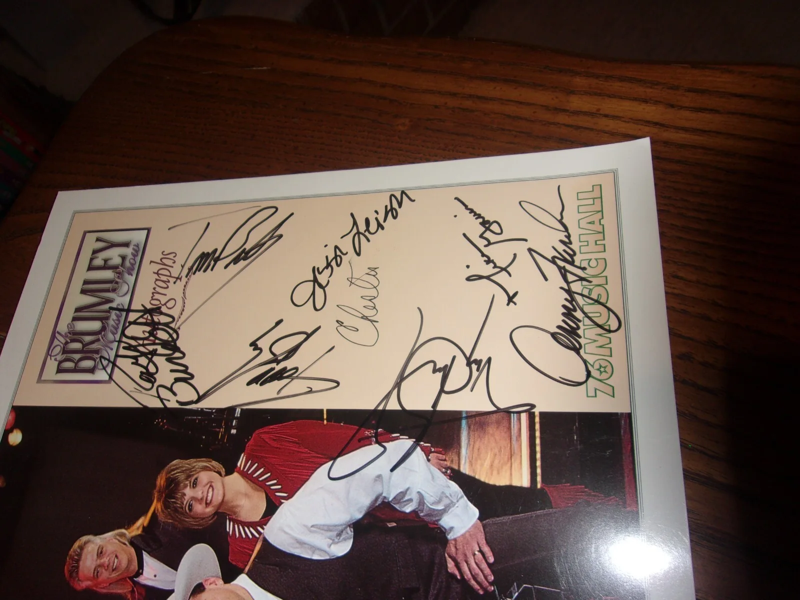 THE BRUMLEY FAMILY MUSIC SHOW SIGNED SOUVENIR 10 X 15 PHOTO meet & greet, изображение 2