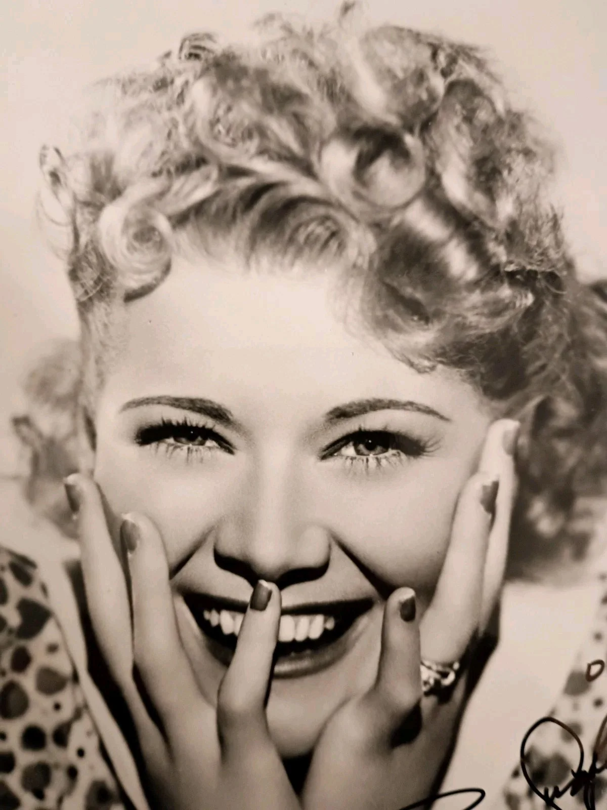 Penny Singleton — PENNY SINGLETON Signed Autographed 8x10 Photo as BLONDIE (d.2003) JSA COA, image 2