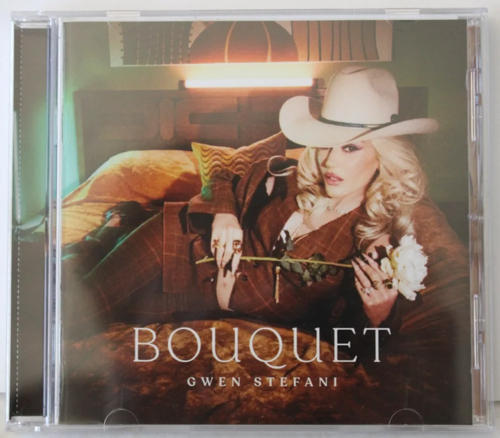 Gwen Stefani Signed “Bouquet” CD • Beckett BT20256 • Signed Insert, image 3