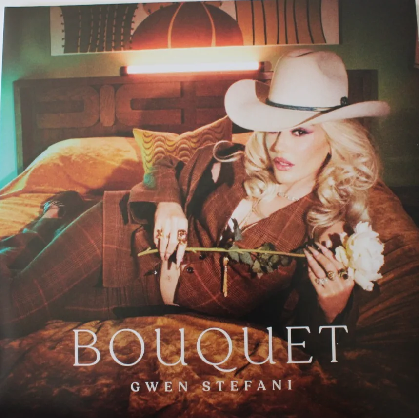 Gwen Stefani Signed “Bouquet” Album • Beckett BT20297 • Signed Insert, изображение 3