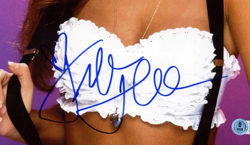 TIFFANI AMBER THIESSEN SIGNED 11x14 PHOTO 90210 SAVED BY THE BELL BECKETT BAS, изображение 2