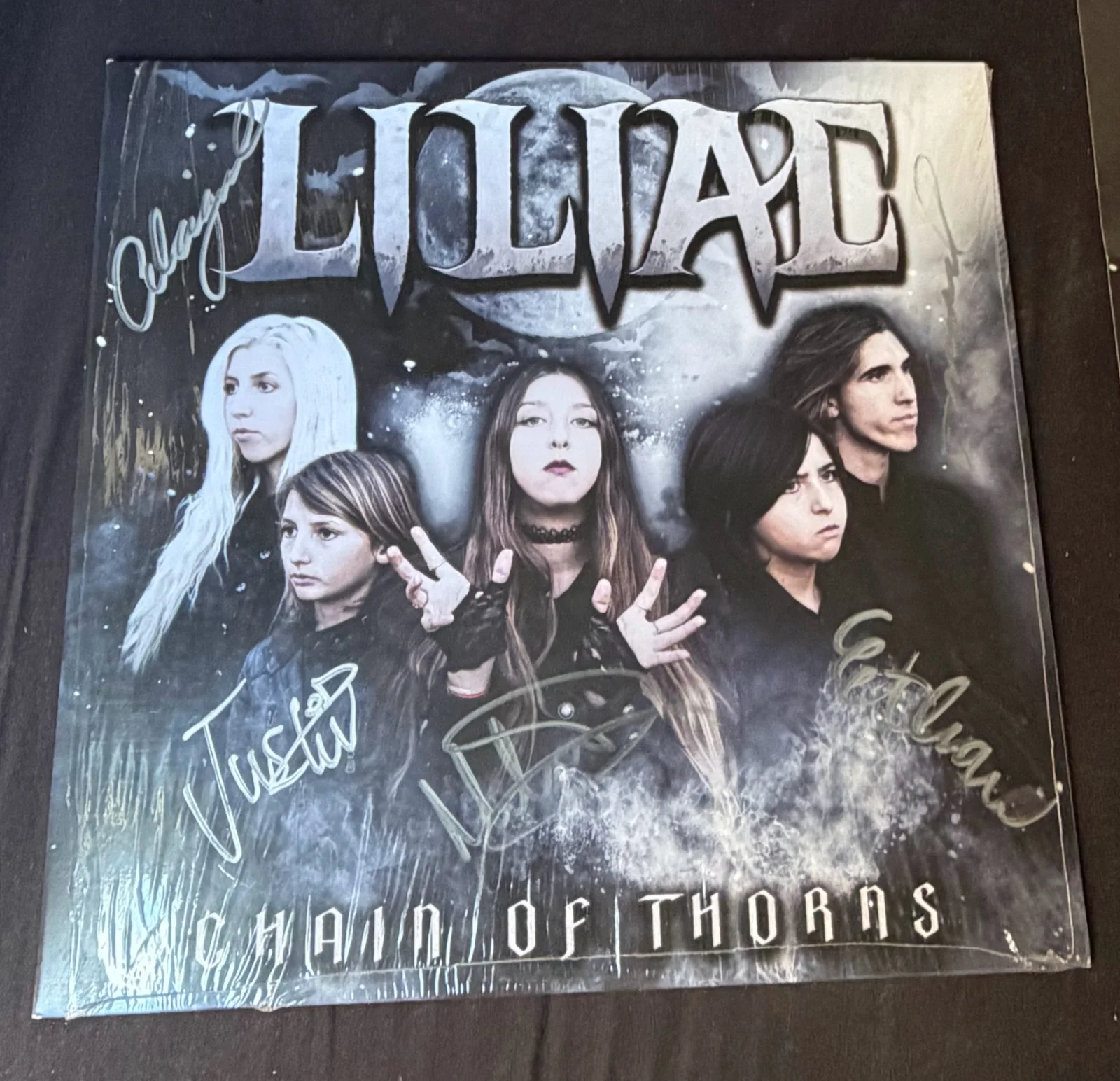 Liliac Signed Lot 2x Chain of Thorns Signed 10" Vinyl + Autographed hat & poster, image 2
