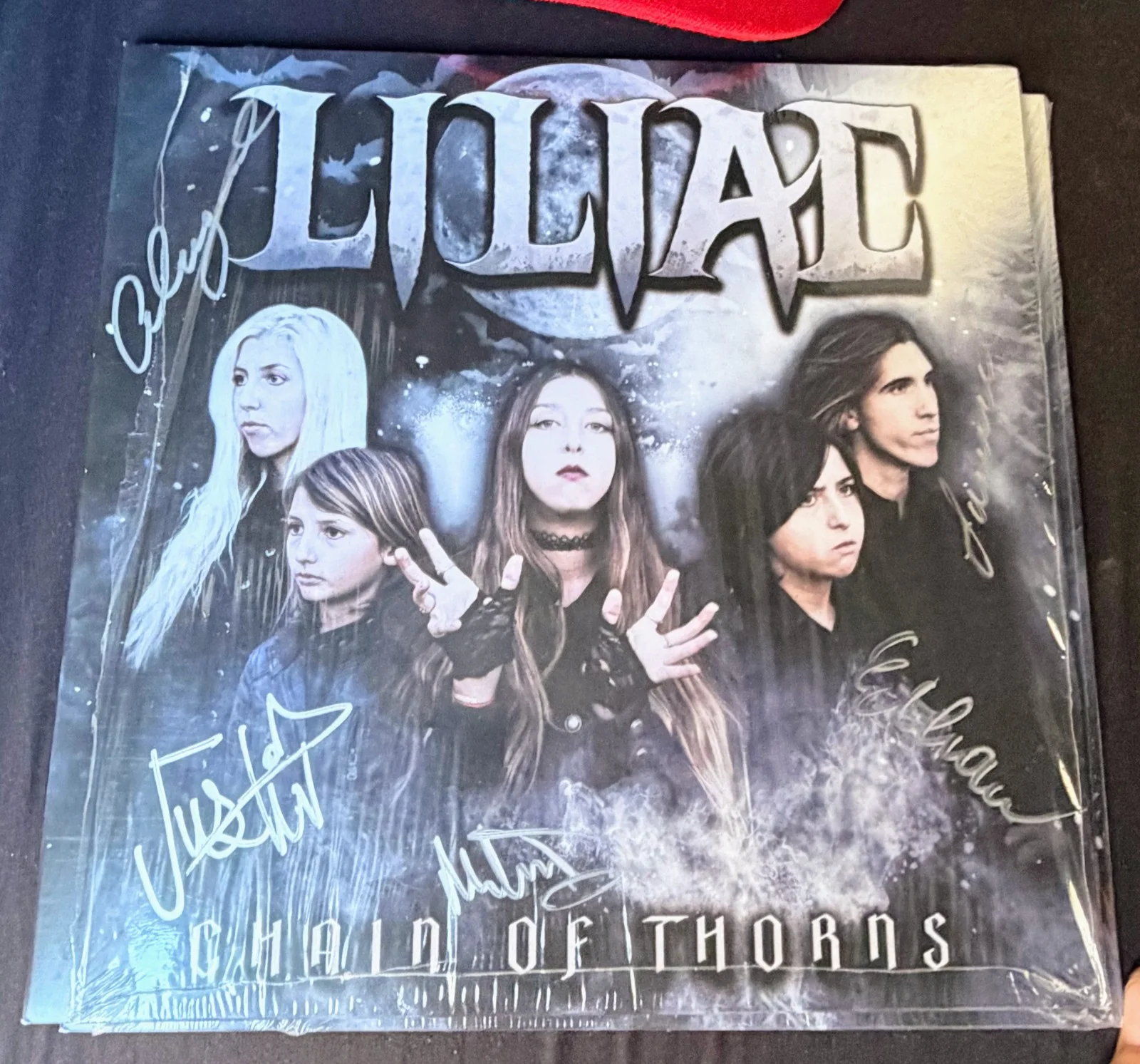 Liliac Signed Lot 2x Chain of Thorns Signed 10" Vinyl + Autographed hat & poster, image 5