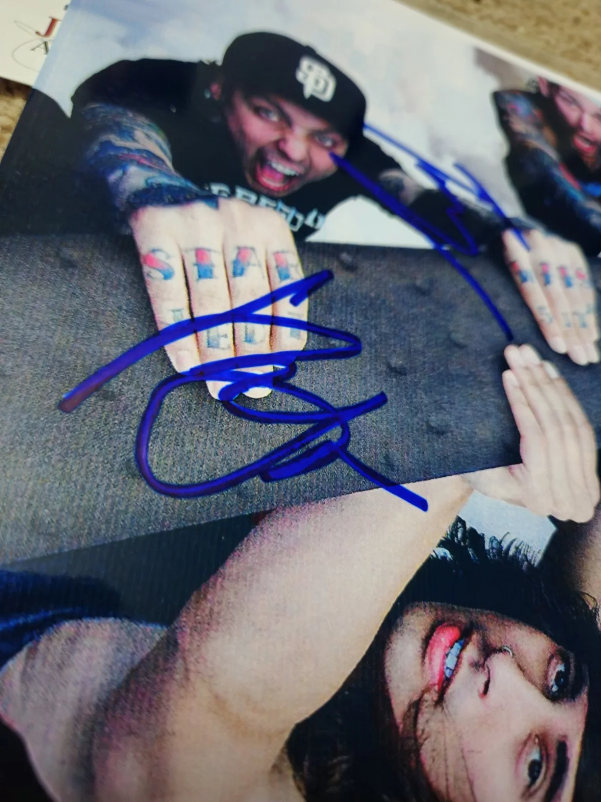 Pierce The Veil Full 4 Members Signed Autograph JSA COA photo, изображение 2