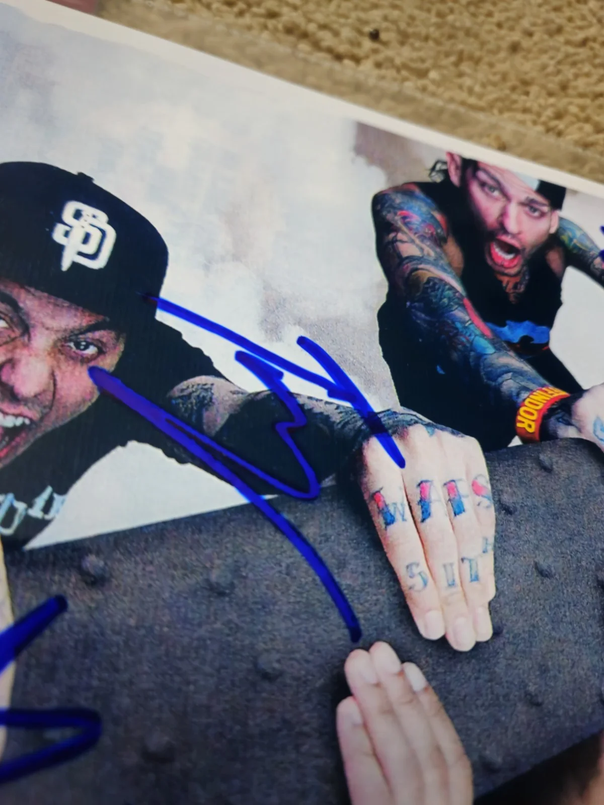 Pierce The Veil Full 4 Members Signed Autograph JSA COA photo, изображение 4