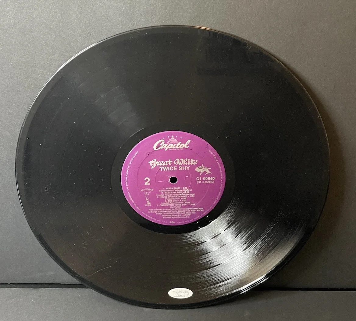 Great White Signed …Twice Shy Vinyl Record Desbrow Kendall Lardie JSA COA, изображение 3