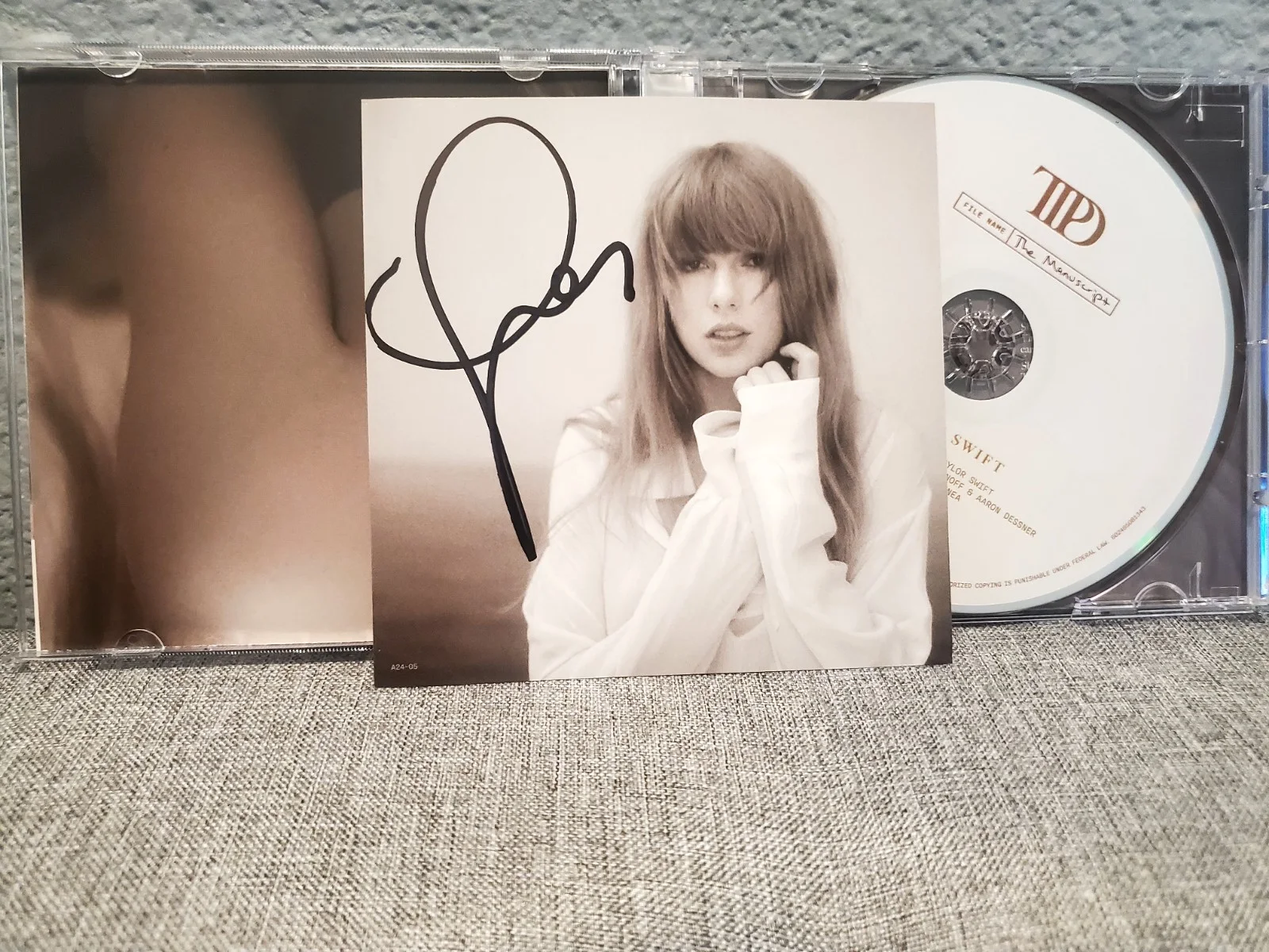 Taylor Swift The Tortured Poets Department Signed Cd, image 3