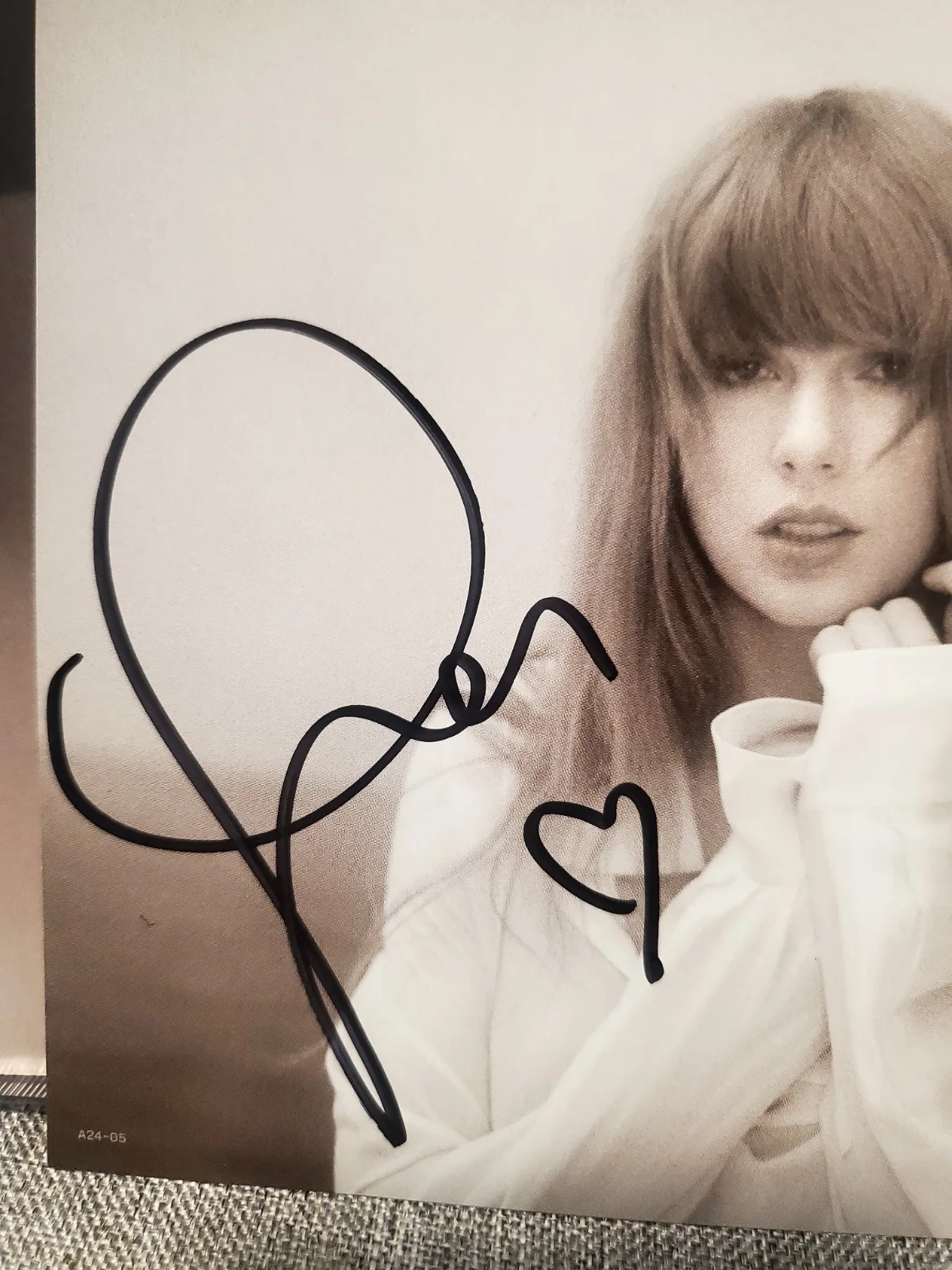 Taylor Swift The Tortured Poets Department Signed Cd With Heart, image 2