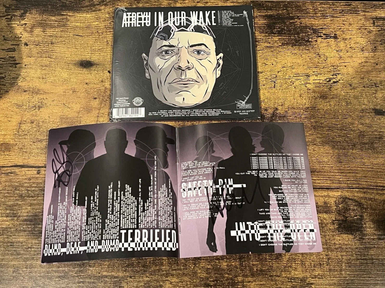 ATREYU IN OUR WAKE SIGNED CD ALL 5 MEMBERS AUTO RARE AUTOGRAPHED METALCORE, изображение 3