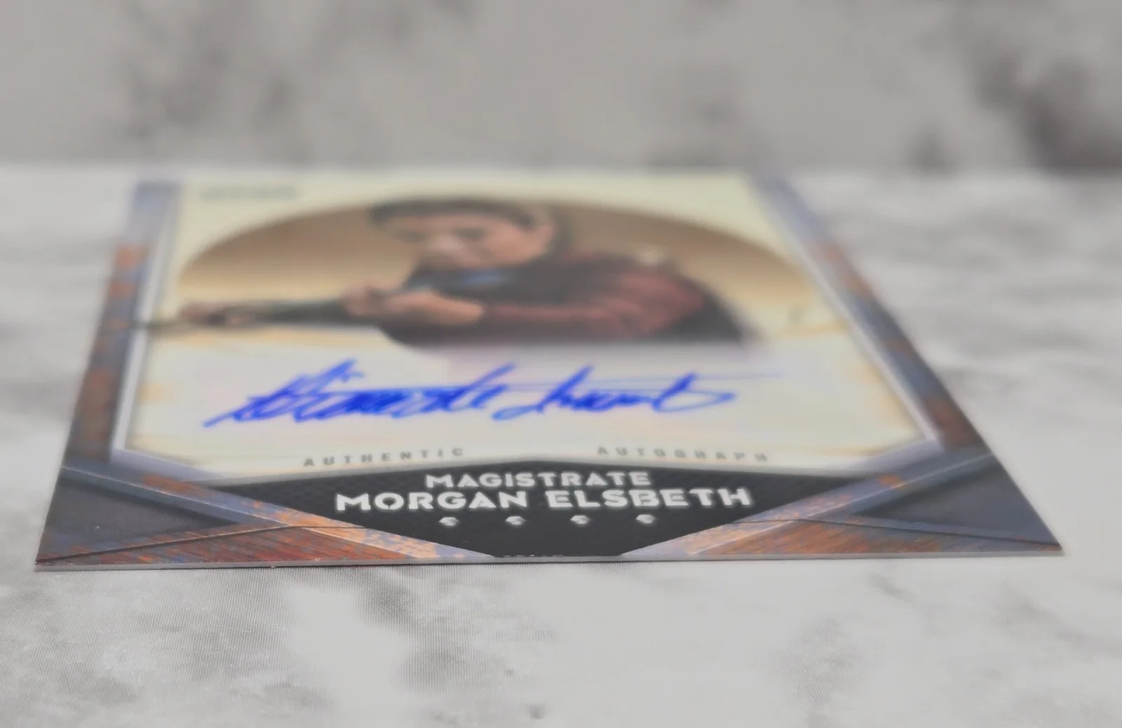 Diana Lee Inosanto — Diana Lee Inosanto / Morgan Elsbeth A-DLI auto 2021 Topps Mandalorian Season 2, изображение 5