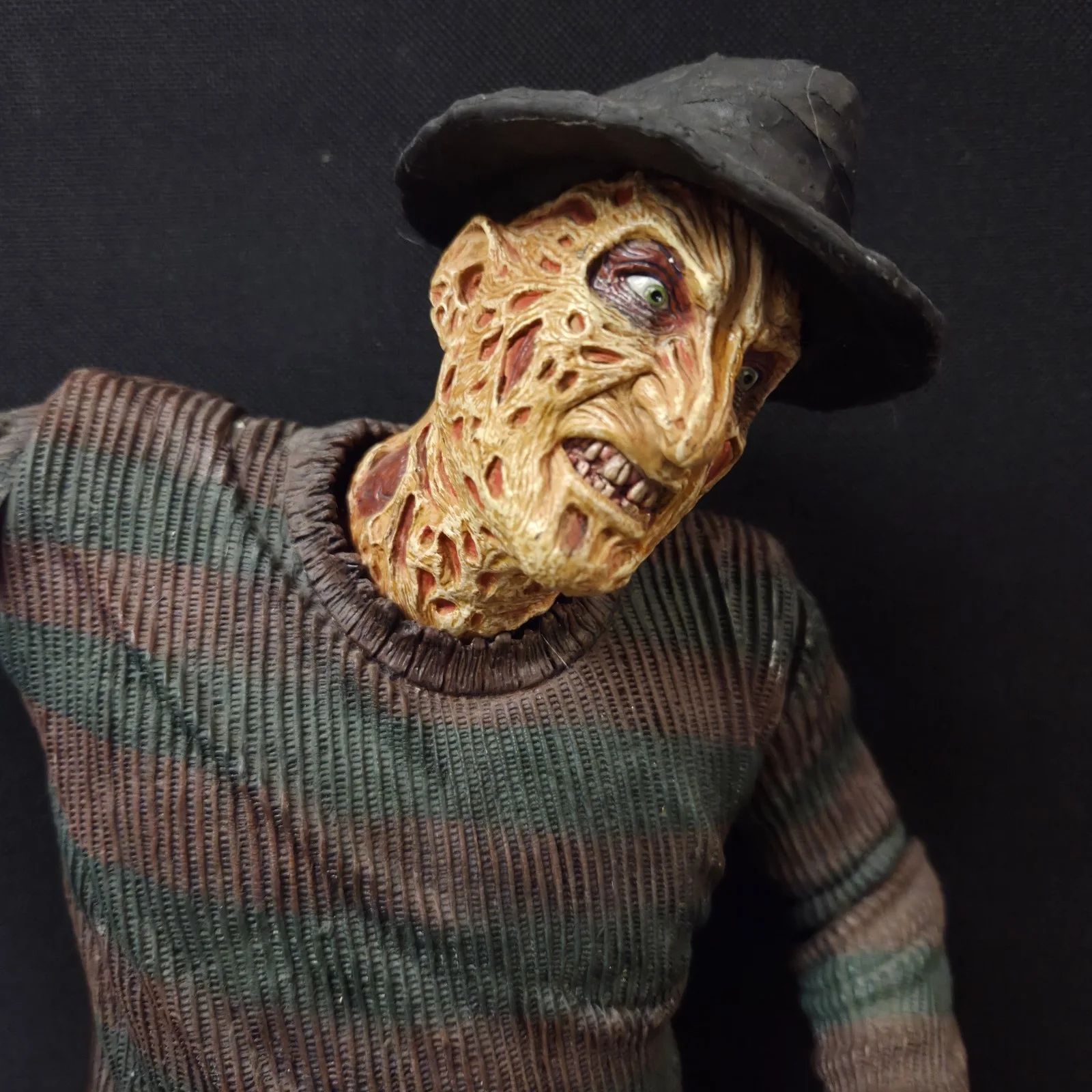 Freddy Krueger 18" Motion Activated Figure - NECA 2004 - A Nightmare on Elm Str, image 4