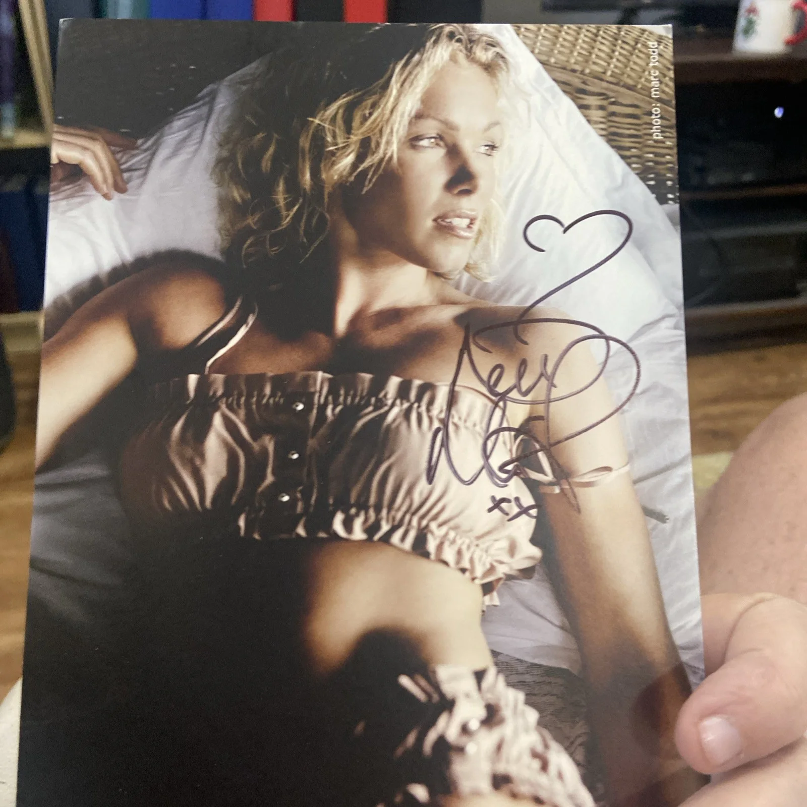 Nell McAndrew — Nell McAndrew autograph signed 6 by 8 1/4 inch promo postcard hot Twice signed, изображение 4