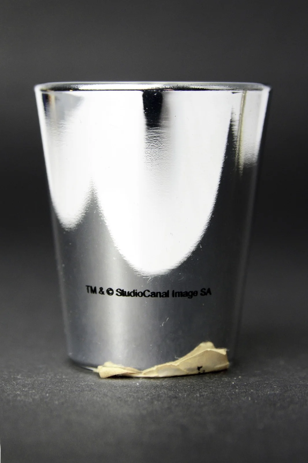 UNIVERSAL STUDIOS T2 3D TERMINATOR BATTLE ACROSS TIME KEYRING SKULL SHOT GLASS, image 3