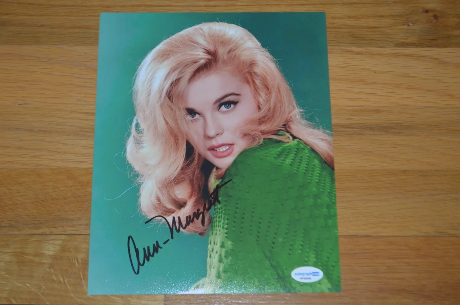 Ann-Margaret — Ann-Margaret Autographed 8x10 Vintage Color Photo with AUTOGRAPH COA, image 2