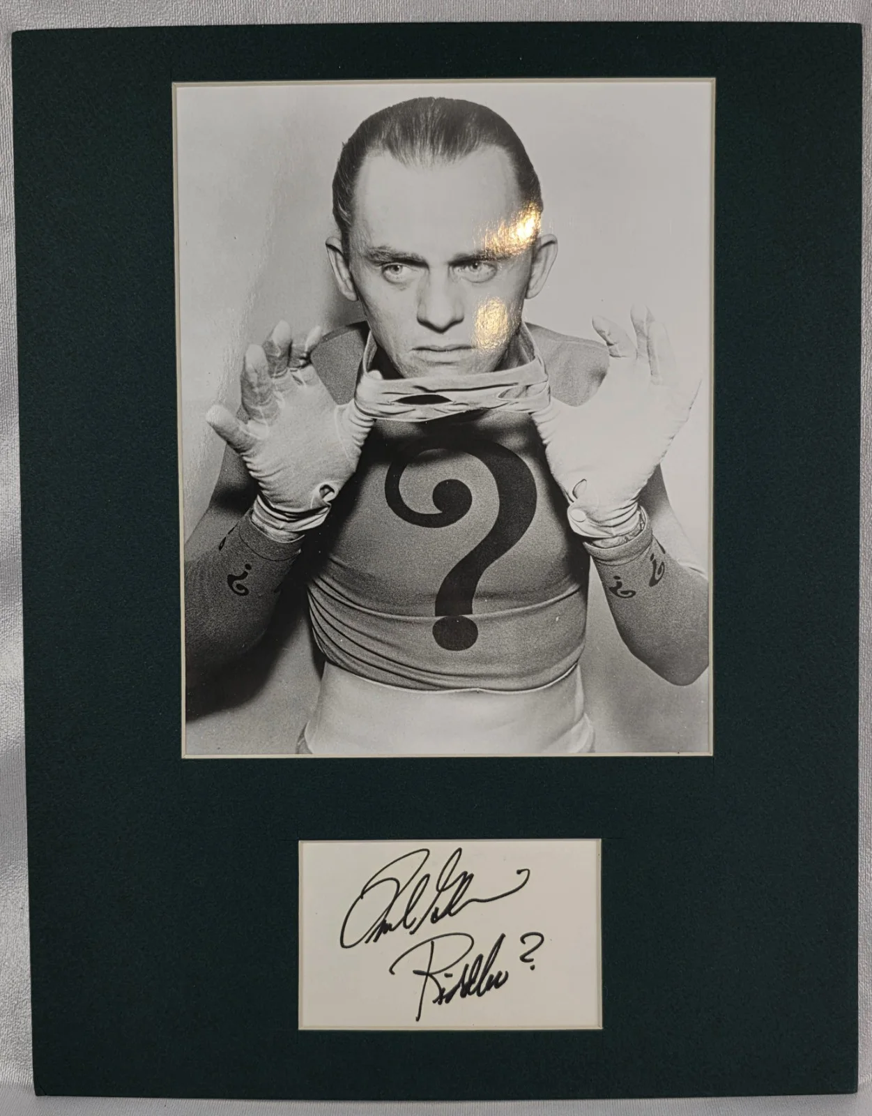 Frank Gorshin — The Riddler Frank Gorshin Autograph w/ COA 11x14 Matte, image 2