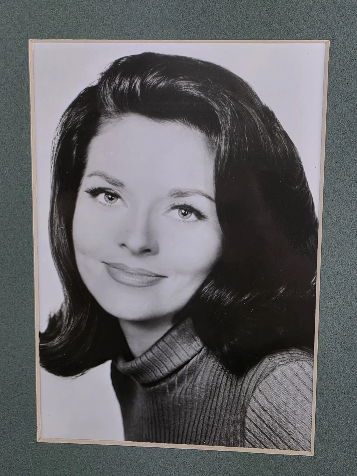 Lee Meriwether — 1966 Batman Catwoman Lee Meriwether Autograph w/ COA 11x14 Matte, image 5