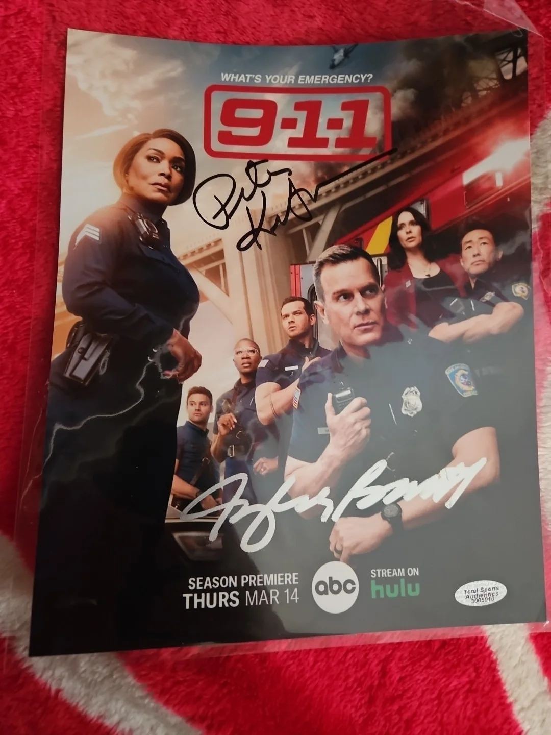 PETER KRAUSE ANGELA BASSETT — PETER KRAUSE ANGELA BASSETT DUAL SIGNED 8X10 PHOTO 911 BOBBY NASH AUTOGRAPH COA