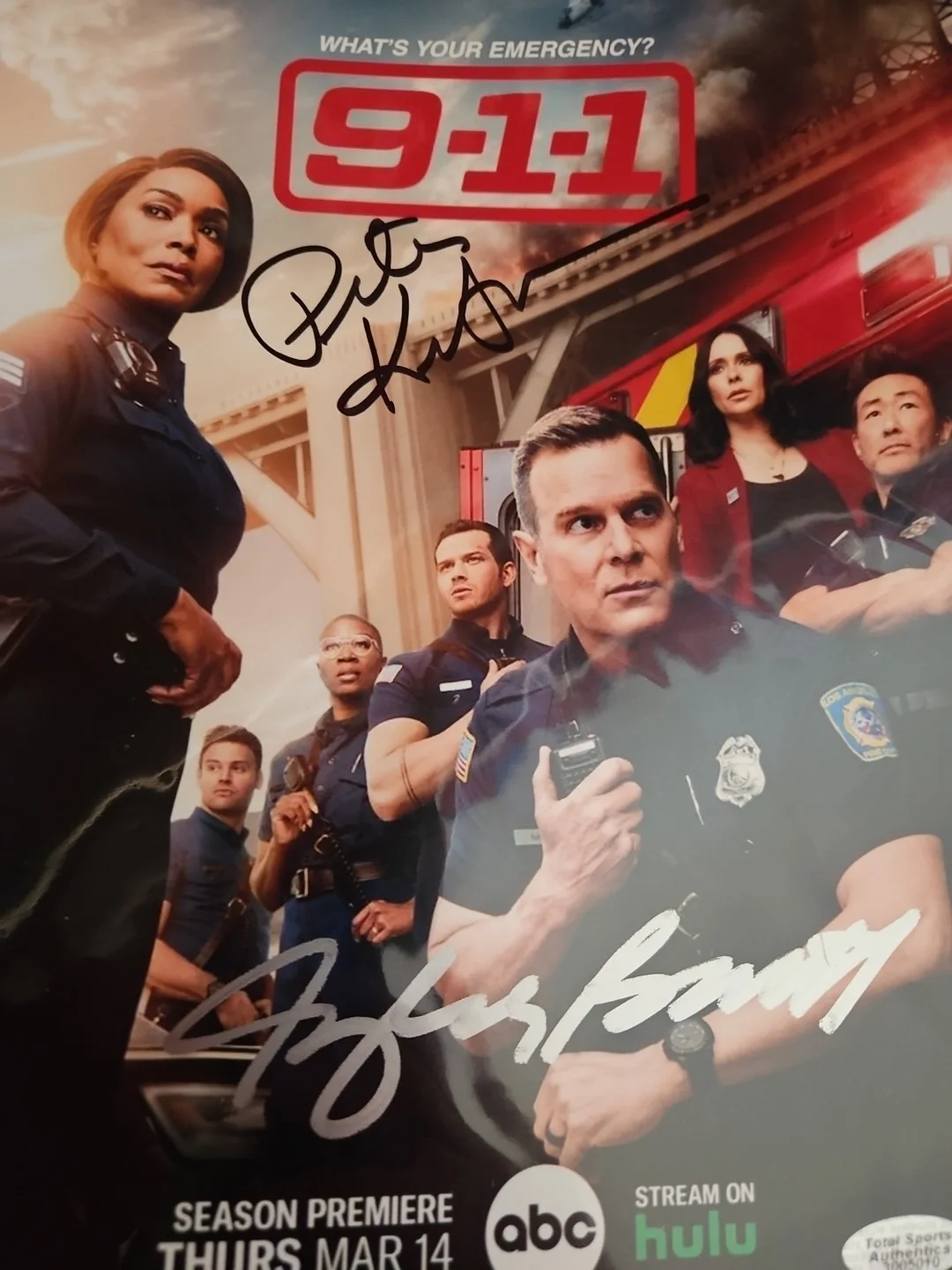PETER KRAUSE ANGELA BASSETT — PETER KRAUSE ANGELA BASSETT DUAL SIGNED 8X10 PHOTO 911 BOBBY NASH AUTOGRAPH COA, изображение 3