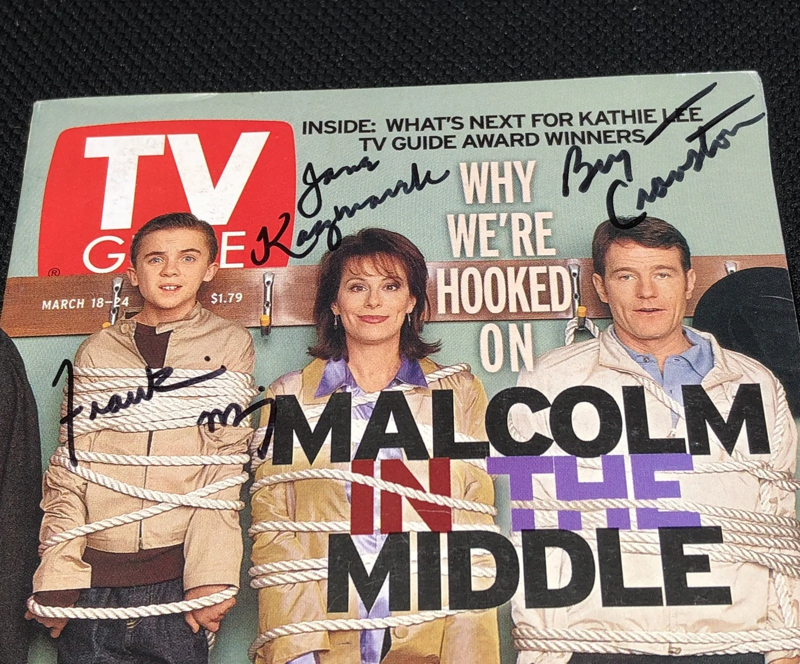 Bryan Cranston — Bryan Cranston Frankie Muniz Malcolm In The Middle Cast Signed TV Guide JSA COA, изображение 2