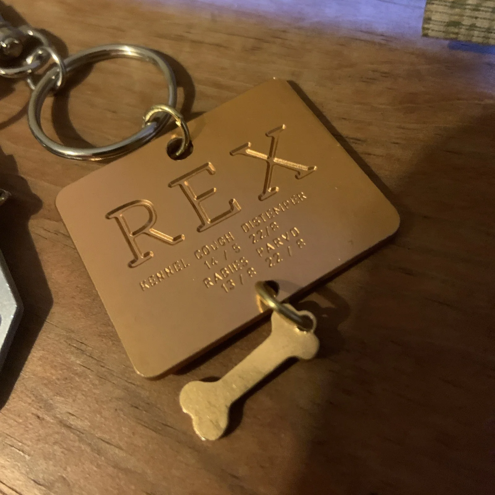 Isle Of Dogs Rare Press Kit Coller Keychains Full Set Mega Rare, image 4