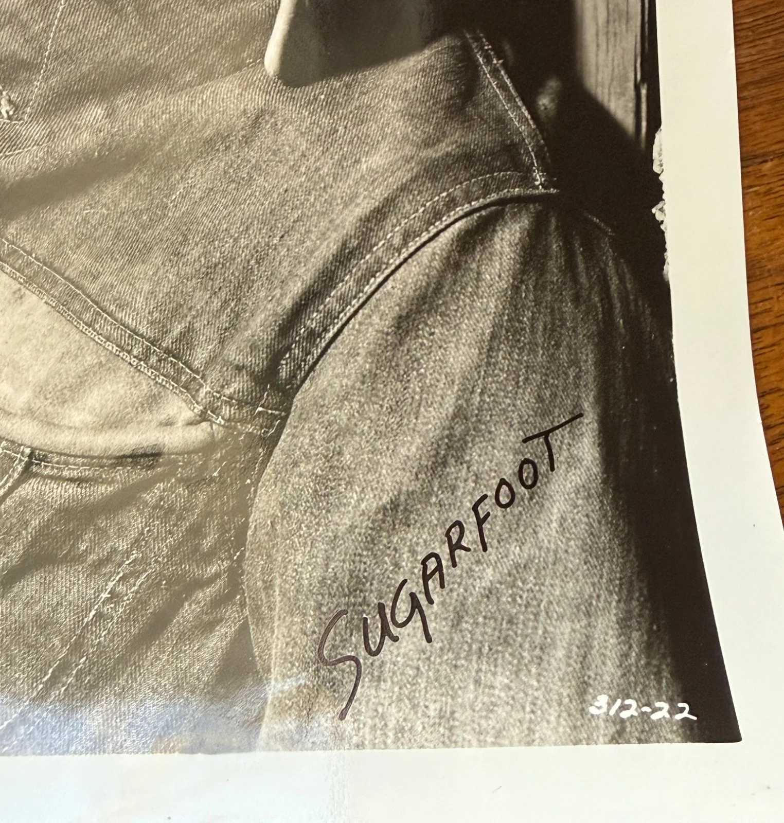 Will Hutchins — Will Hutchins Sugarfoot Signed 8 x 10 Photograph LS - 2, image 2