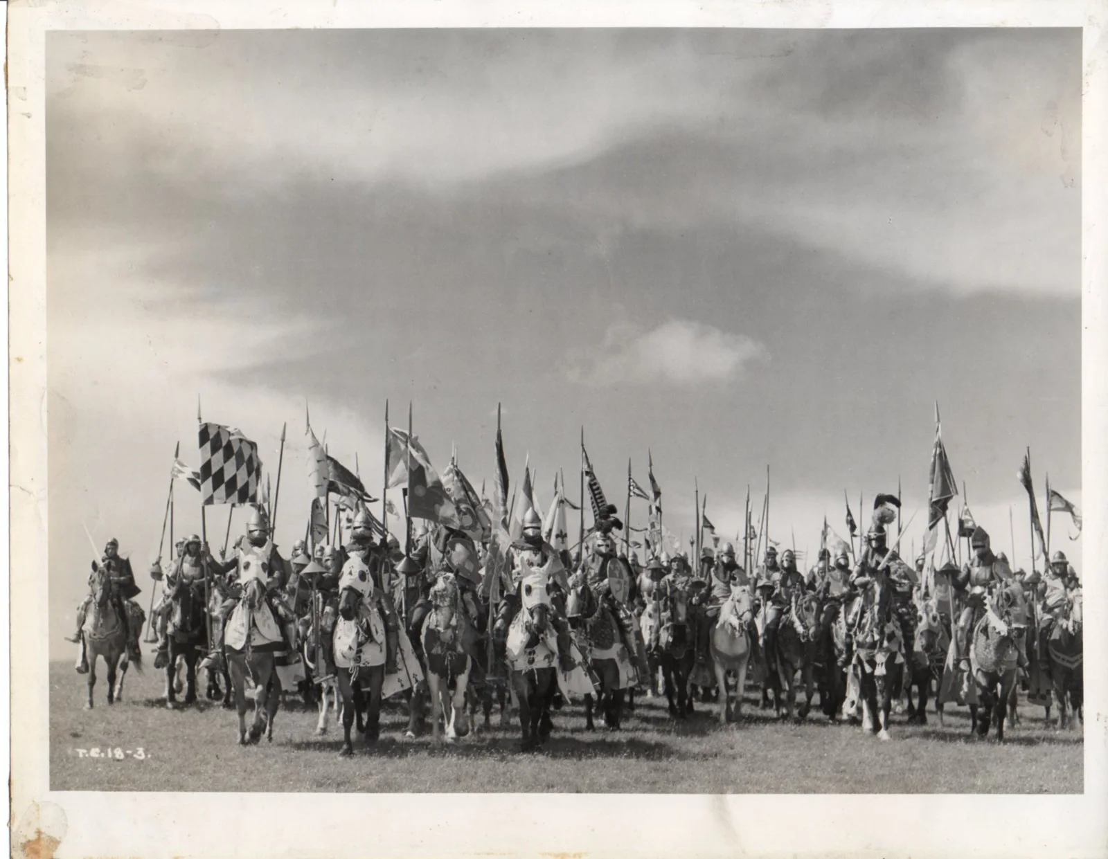 HENRY V 1945 Laurence Olivier, Robert Newton, Renée Asherson 8 10x8 PHOTOS, изображение 3
