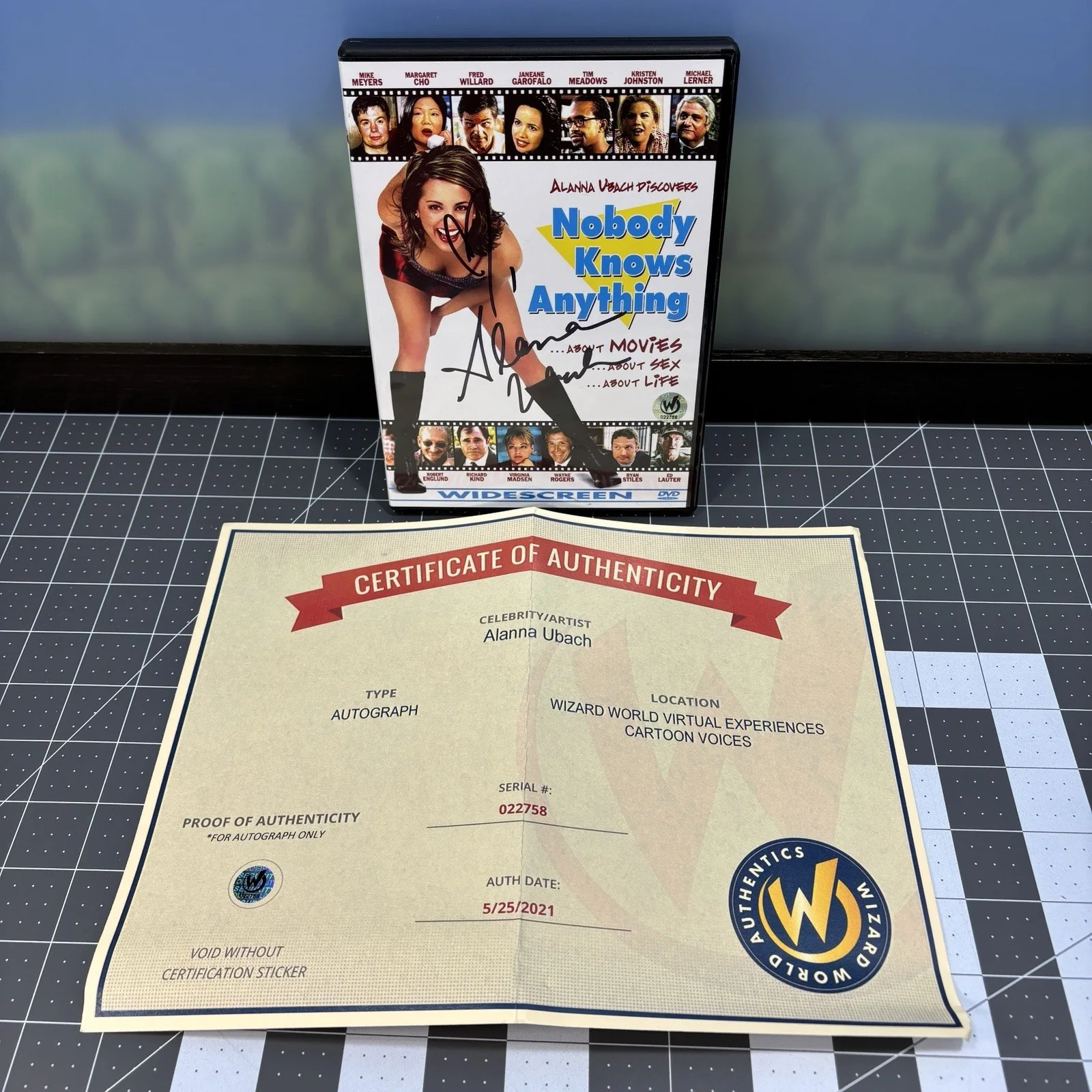 Alanna Ubach — Autographed Alanna Ubach Nobody Knows Anything Signed DVD with COA Euphoria Ted, изображение 2