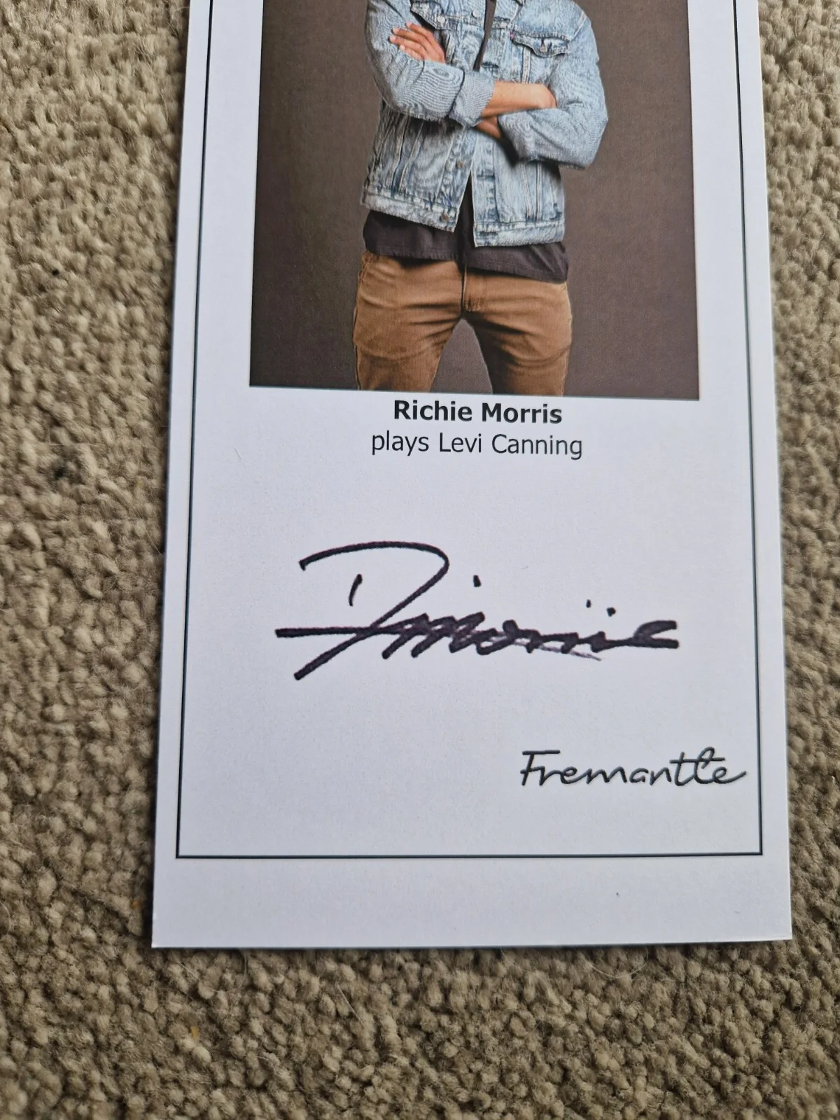 RICHIE MORRIS AS LEVI CANNING SIGNED 2022 NEIGHBOURS CAST CARD (FINAL CAST), image 2