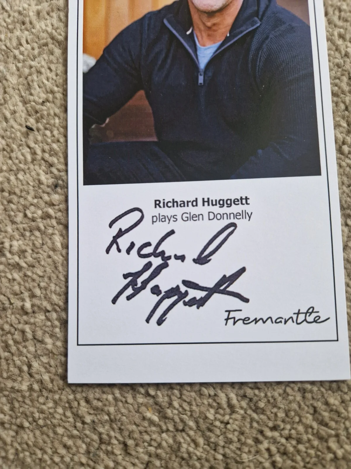 RICHARD HUGGETT AS GLEN DONNELLY SIGNED 2022 NEIGHBOURS CAST CARD (FINAL CAST), image 2