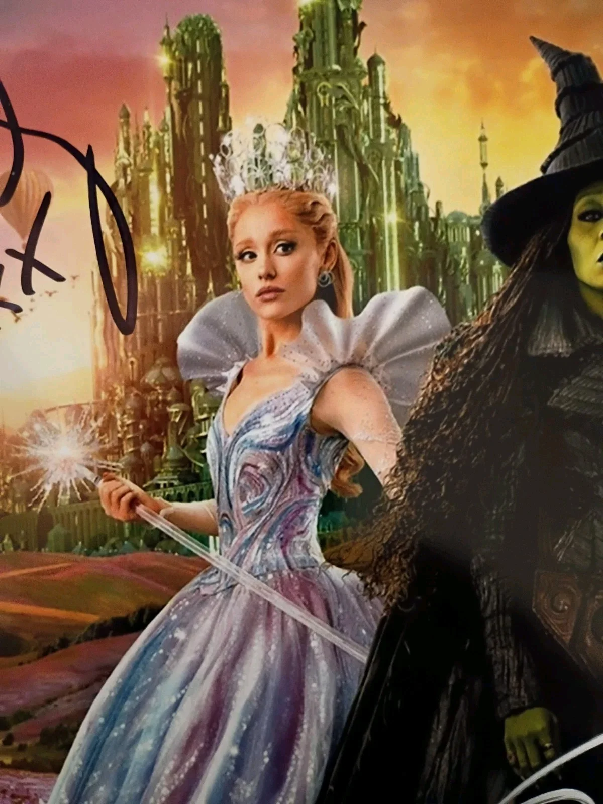 Ariana Grande / Cynthia Erivo — Ariana Grande Cynthia Erivo Wicked Signed 8x10 COA W/ Matching Numbered Sticker, изображение 3