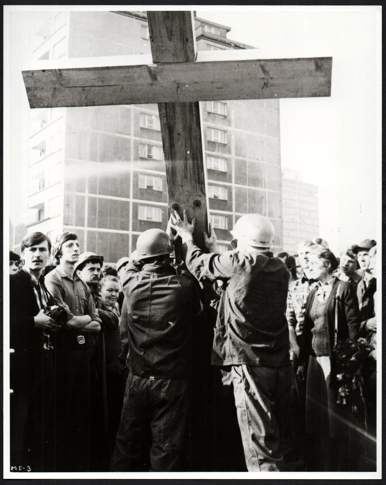 MAN OF IRON 1981 Andrzej Wajda Jerzy Radziwilowicz 3 10x8 STILLS, image 3