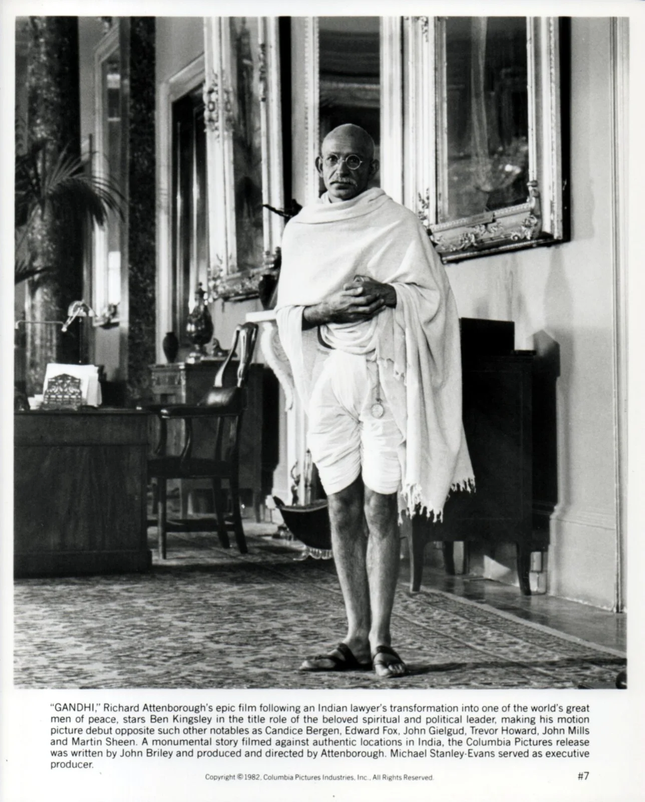 GANDHI 1982 Ben Kingsley MAHATMA GANDHI Candice Bergen 12 10x8 PHOTOS, изображение 2