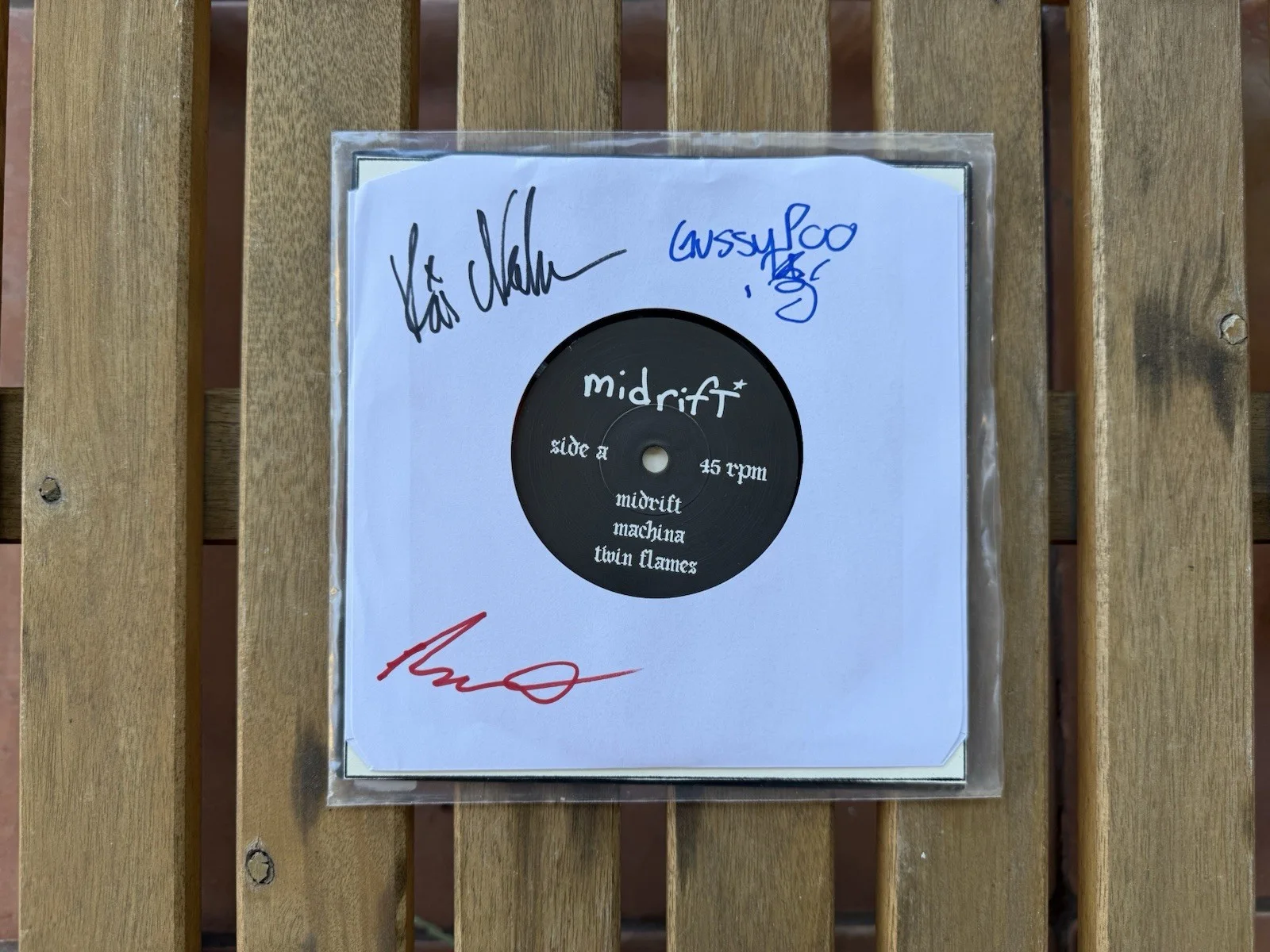 Midrift EP 2024 Red and Black Vinyl Autographed/Signed by band members, изображение 2