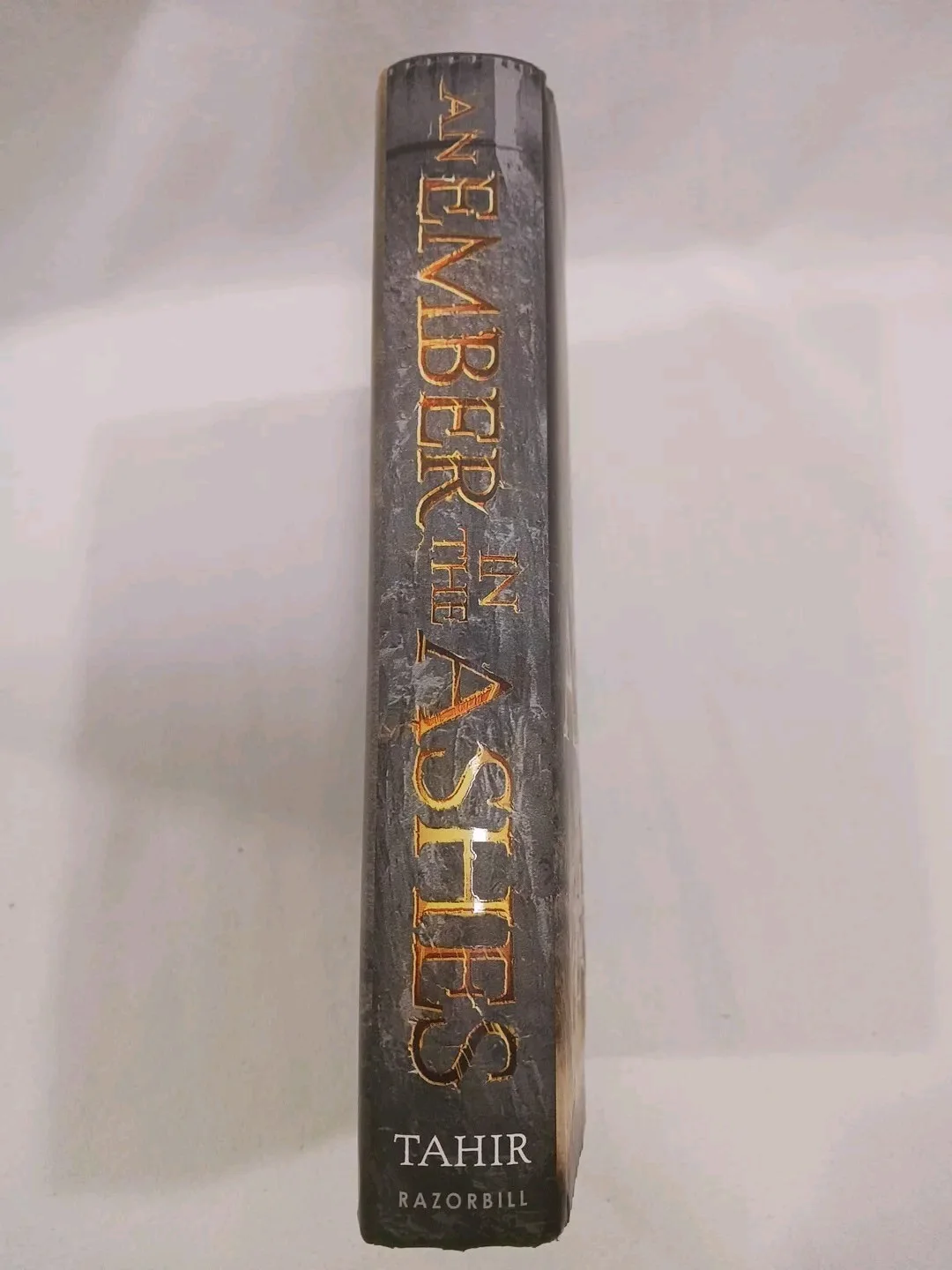 Sabaa Tahir — SIGNED An Ember In The Ashes Sabaa Tahir 2015 Young Adult Fantasy Hardcover DJ, изображение 3