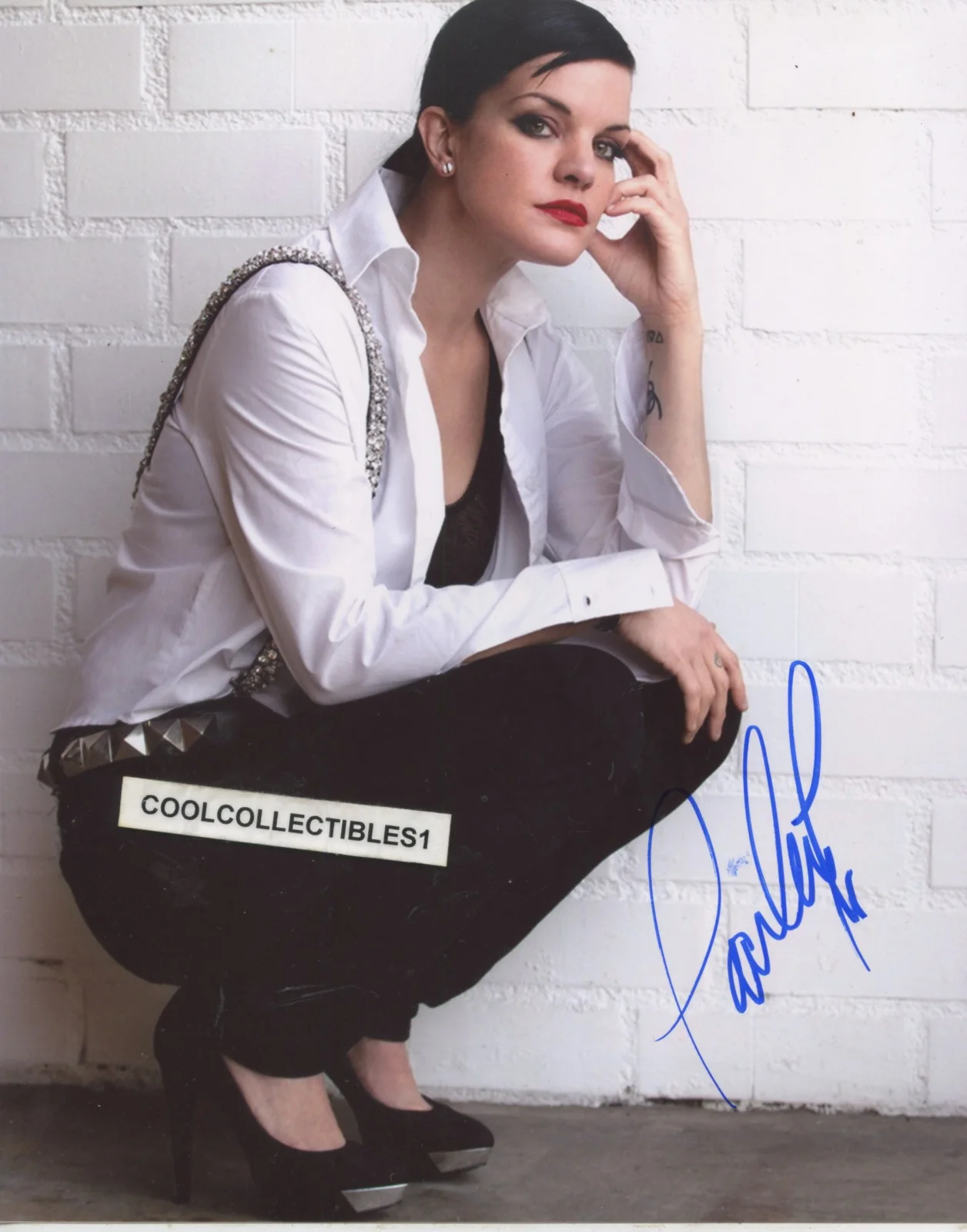 Pauley Perrette — PAULEY PERRETTE of NCIS IN PERSON SIGNED 8X10 COLOR PHOTO 1 COA