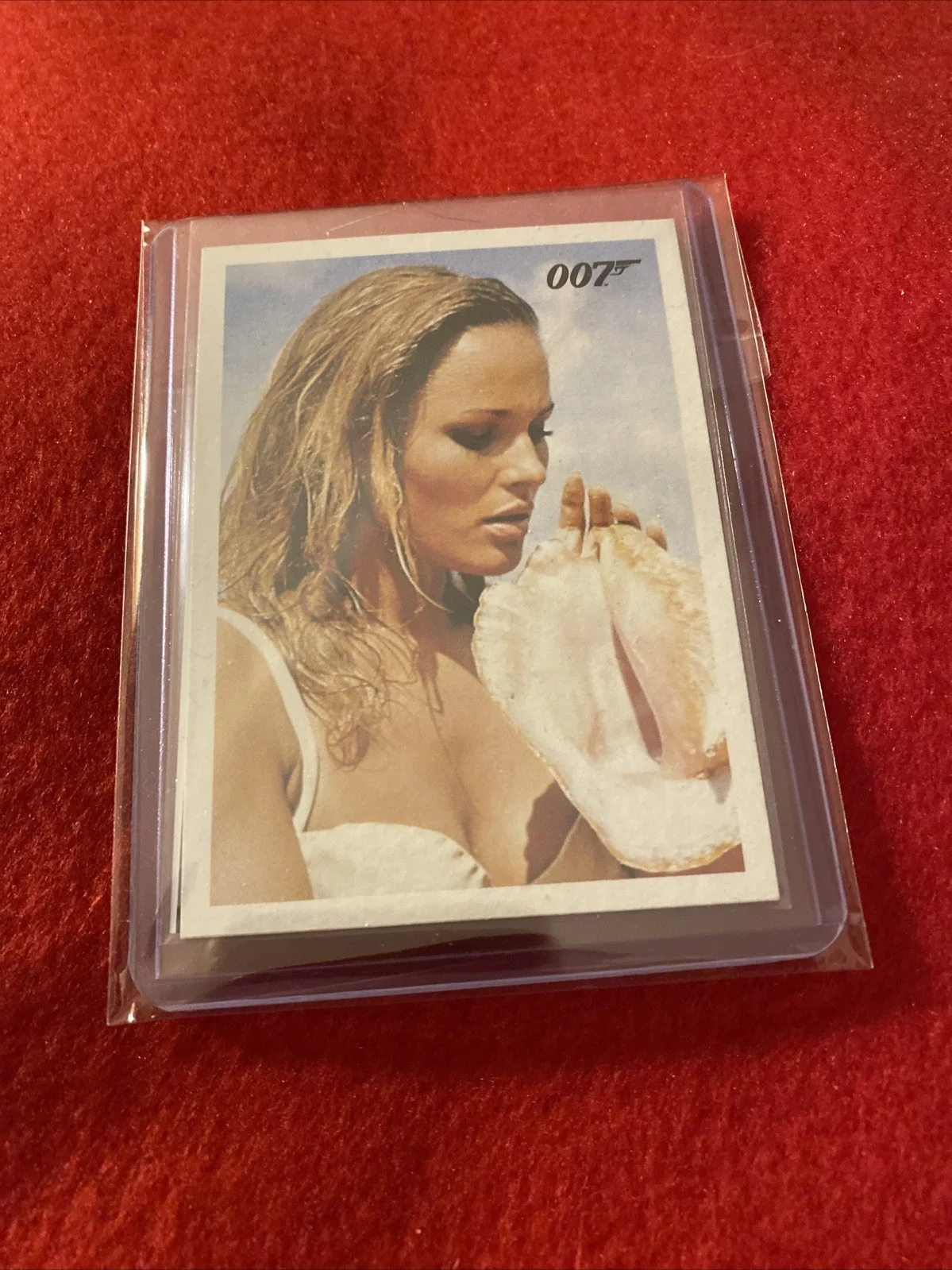 James Bond Autograph- Ursula Andress “Dr. No” W/ Collector Card., изображение 3