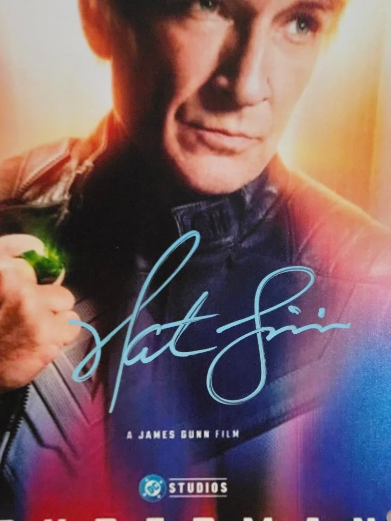 NATHAN FILLION — NATHAN FILLION GUY GARDNER HAND SIGNED AUTOGRAPHED 8X10 PHOTO SUPERMAN 2025 COA, изображение 2