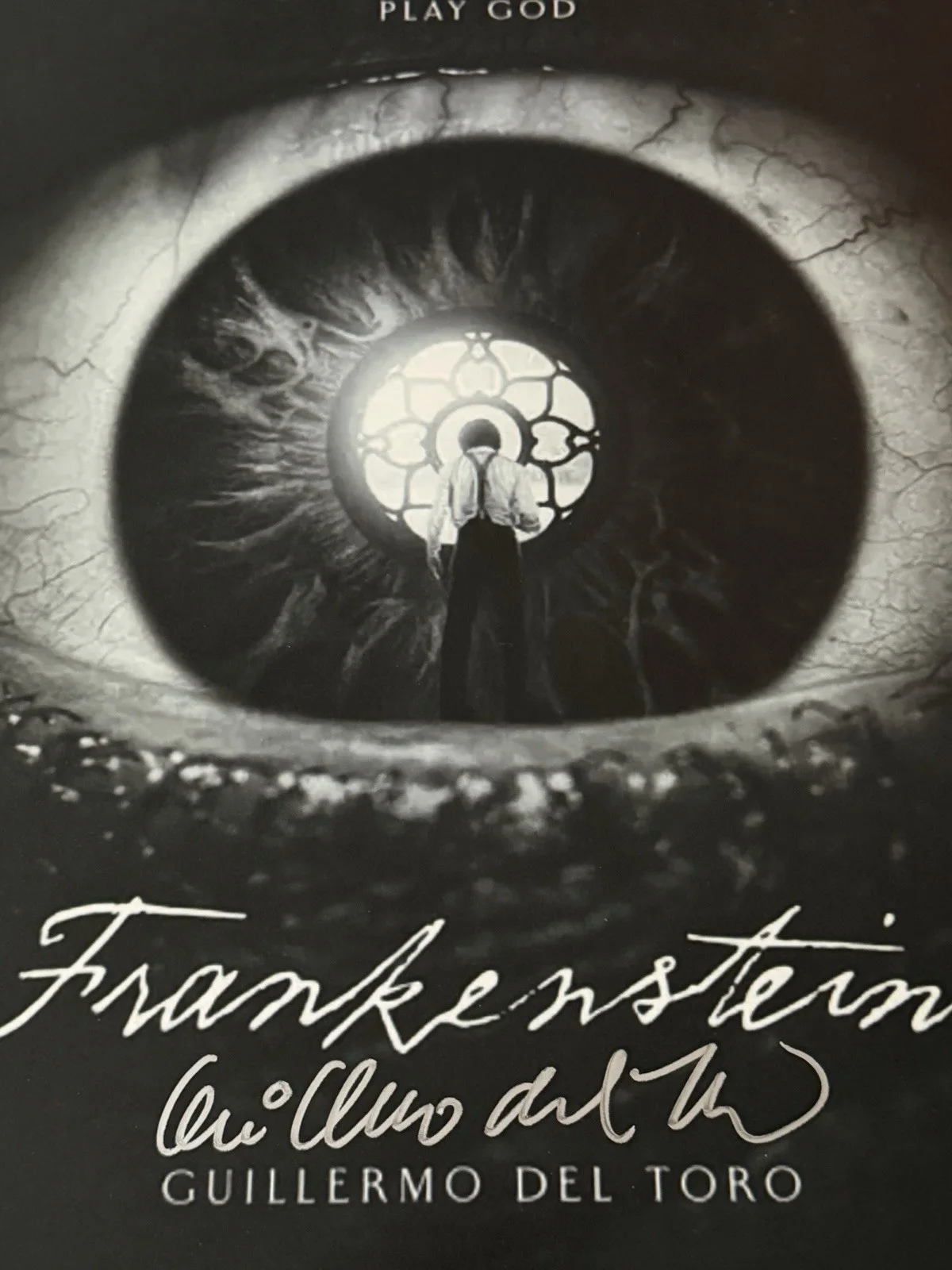 Guillermo Del Toro — GUILLERMO DEL TORO SIGNED AUTOGRAPH 12x18 FRANKENSTEIN PHOTO BECKETT BV18162, image 2
