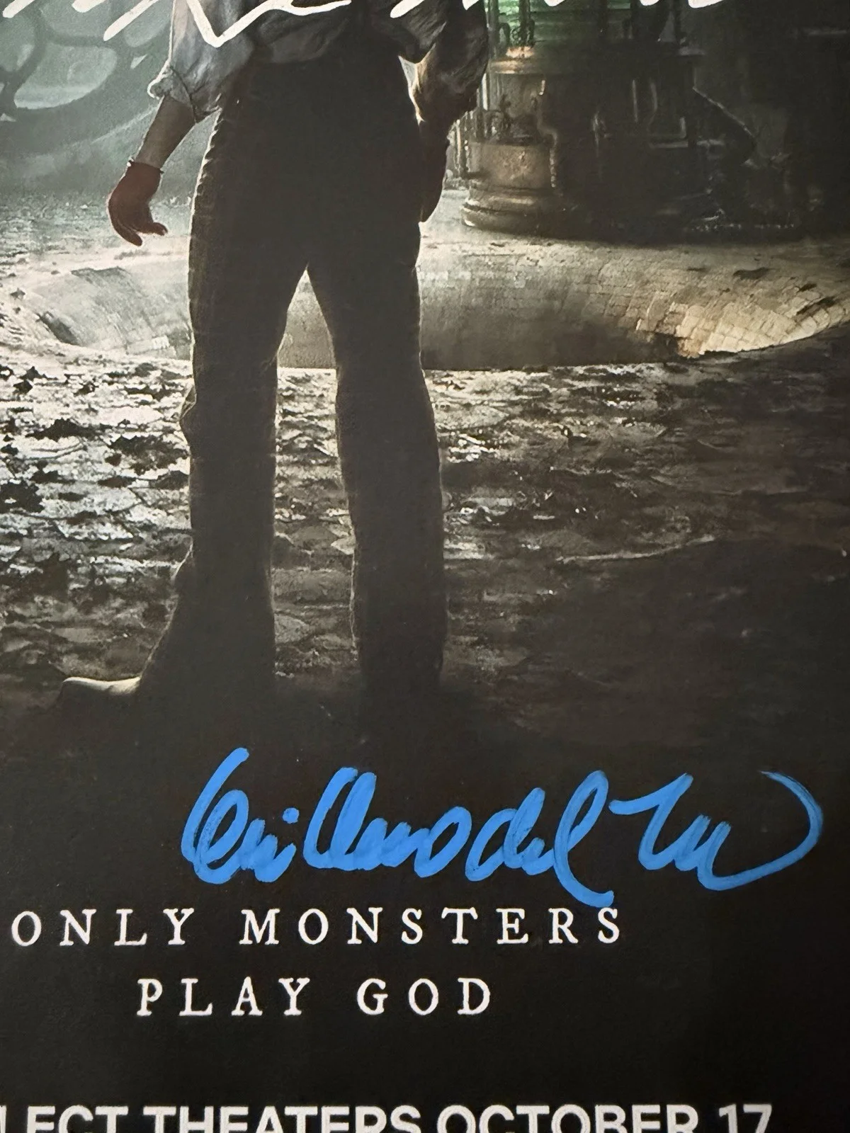 Guillermo Del Toro — GUILLERMO DEL TORO SIGNED AUTOGRAPH 11x17 FRANKENSTEIN PHOTO BECKETT BY97941, image 2